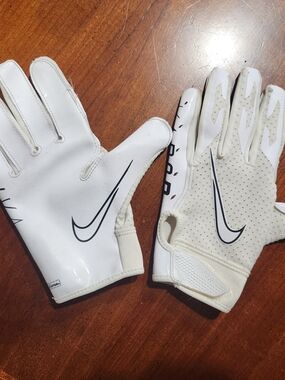 Nike White/Beige Football Gloves Size Youth Large Used Good Condition